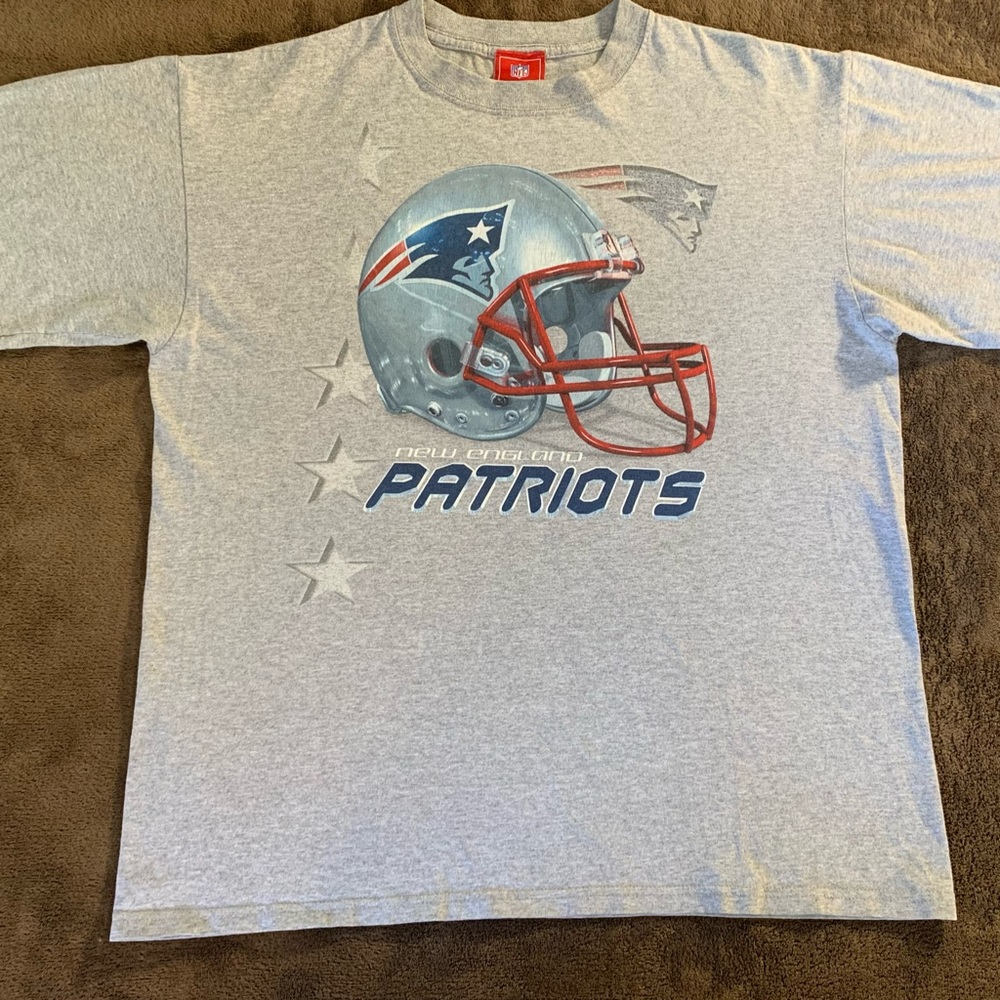 SOLD VINTAGE Y2K NEW ENGLAND PATRIOTS HELMET & LOGO NFL GRAY LARGE T-SHIRT - Picture 1 of 9